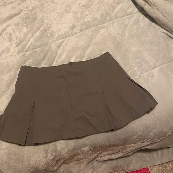 Super cute and vintage grey skirt. - Picture 1 of 3